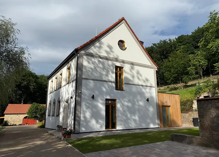 House - Oparno 16 * Velemin